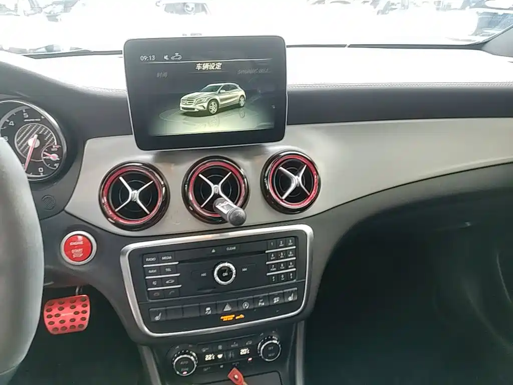 Mercedes-Benz GLA AMG — миниатюра 13