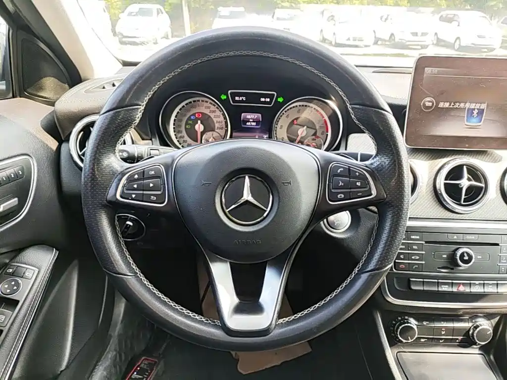 Mercedes-Benz GLA — миниатюра 11