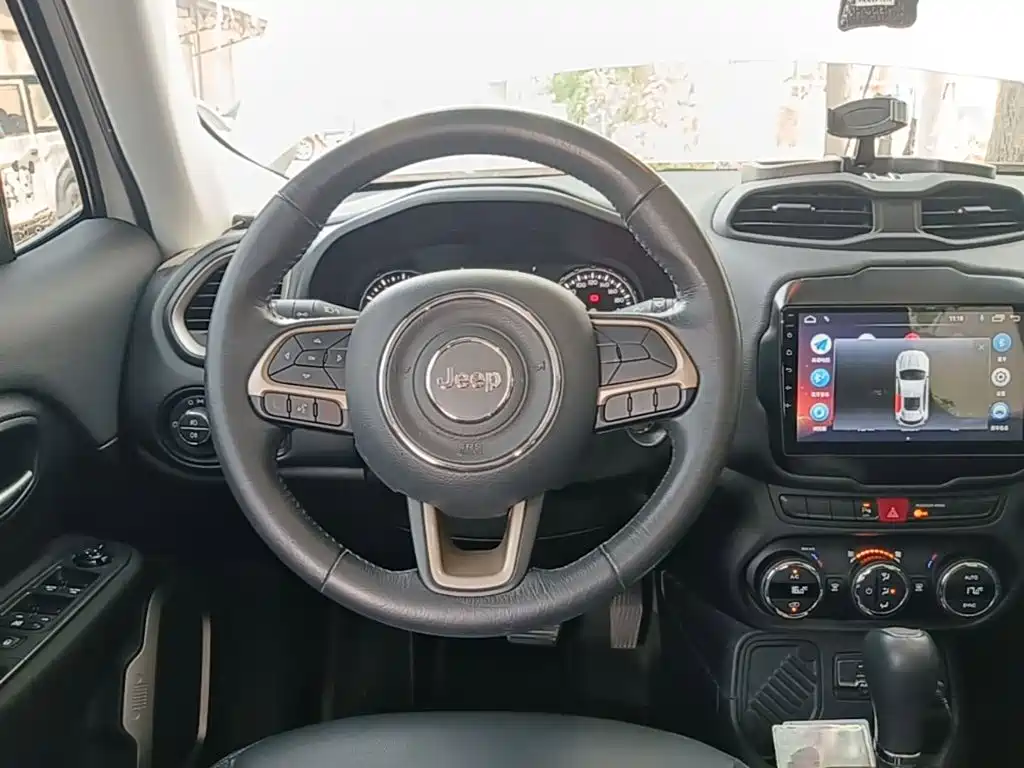 Jeep Renegade — миниатюра 11
