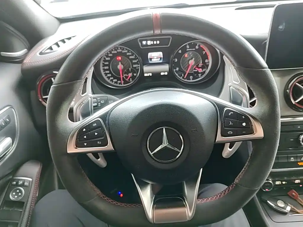Mercedes-Benz GLA AMG — миниатюра 11