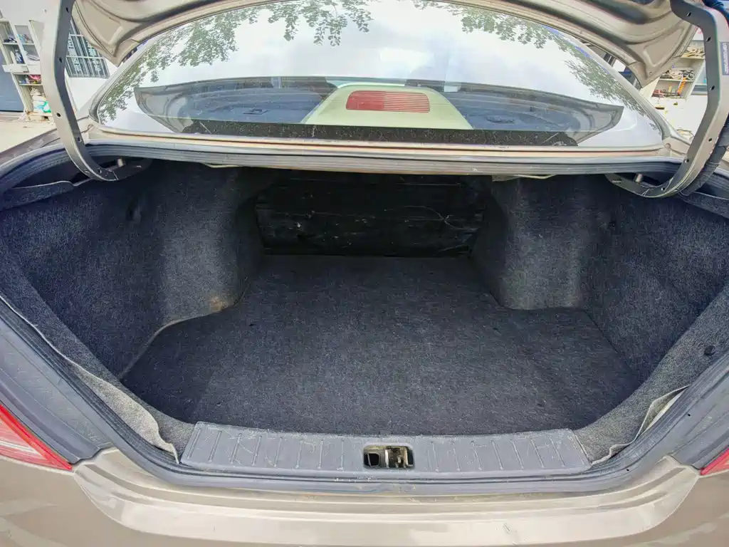 Nissan Sunny — миниатюра 14