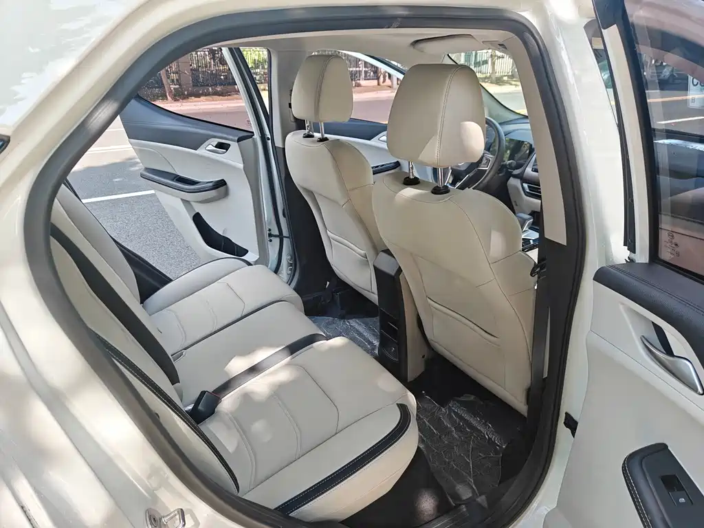 BYD Yuan Pro — миниатюра 4