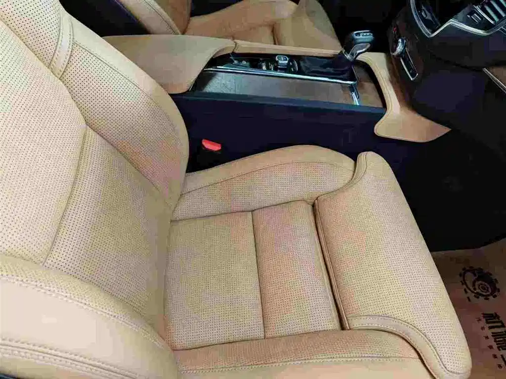 Volvo XC90 2018 T6 7 мест