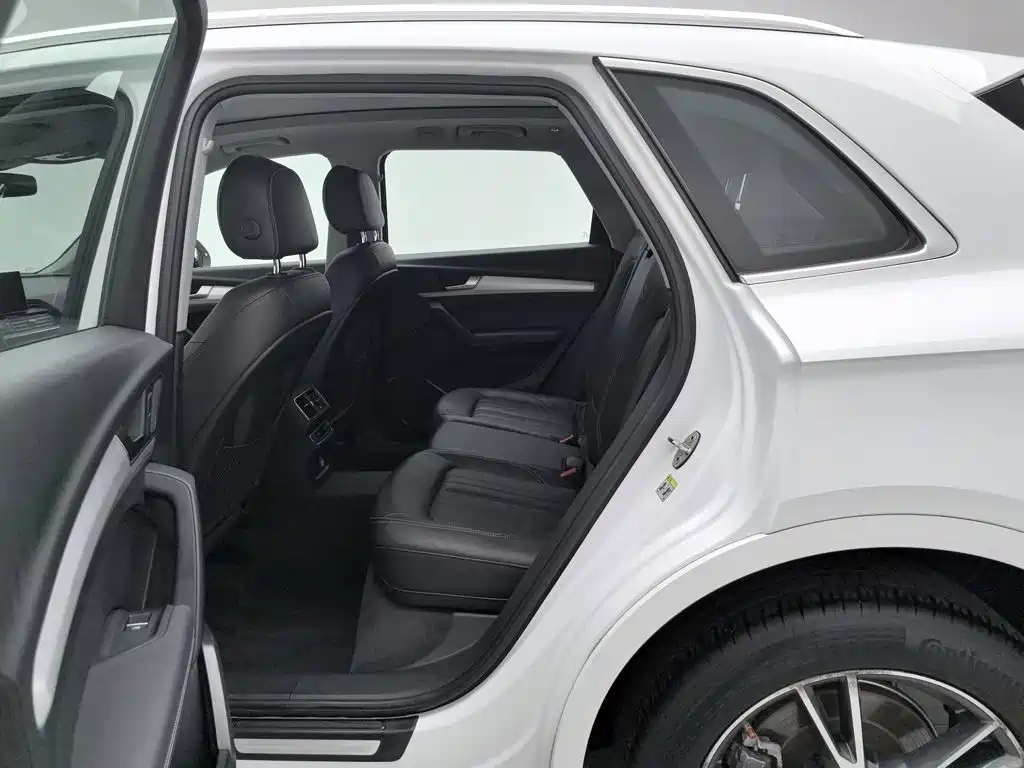 Audi Q5L — миниатюра 15