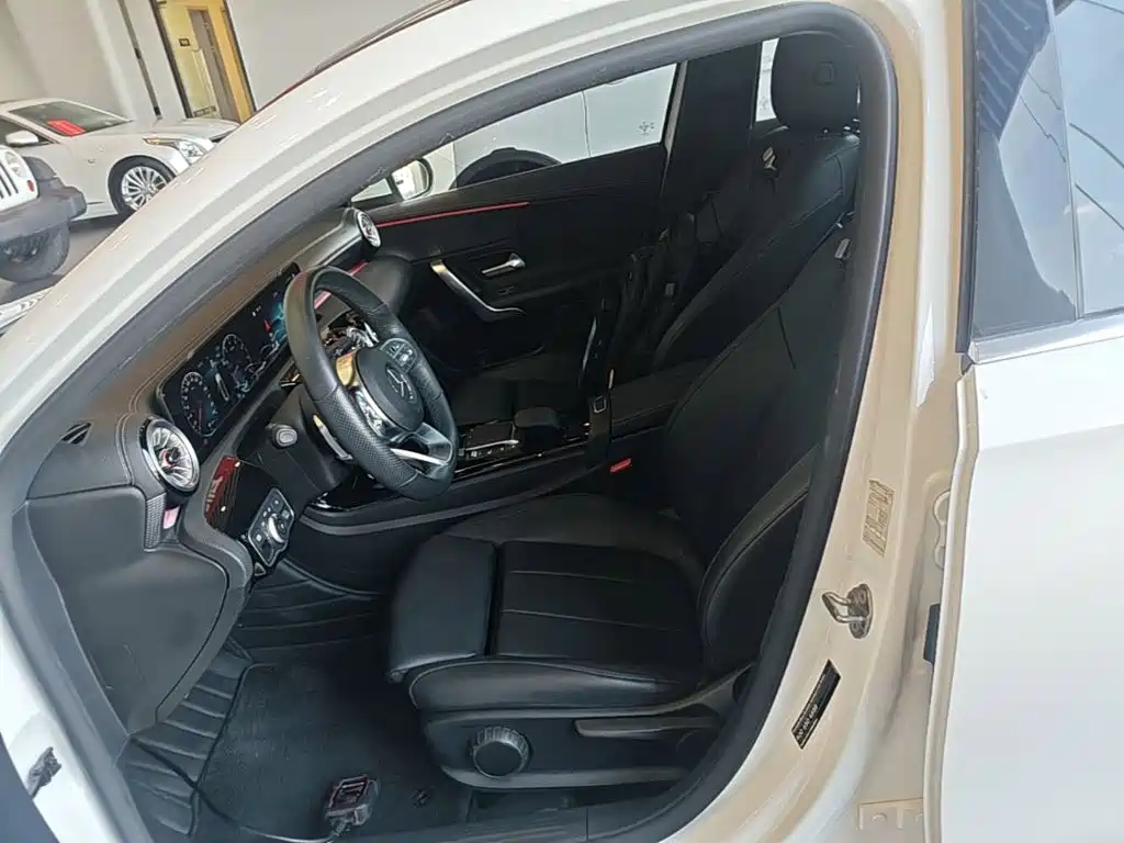 Mercedes-Benz A-Class — миниатюра 15