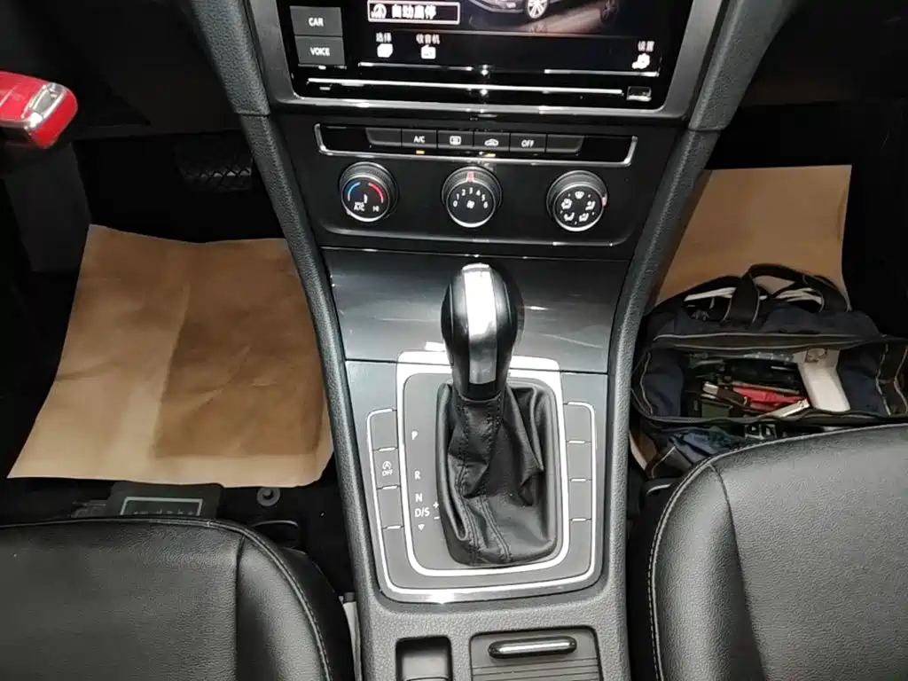 Volkswagen Golf — миниатюра 14