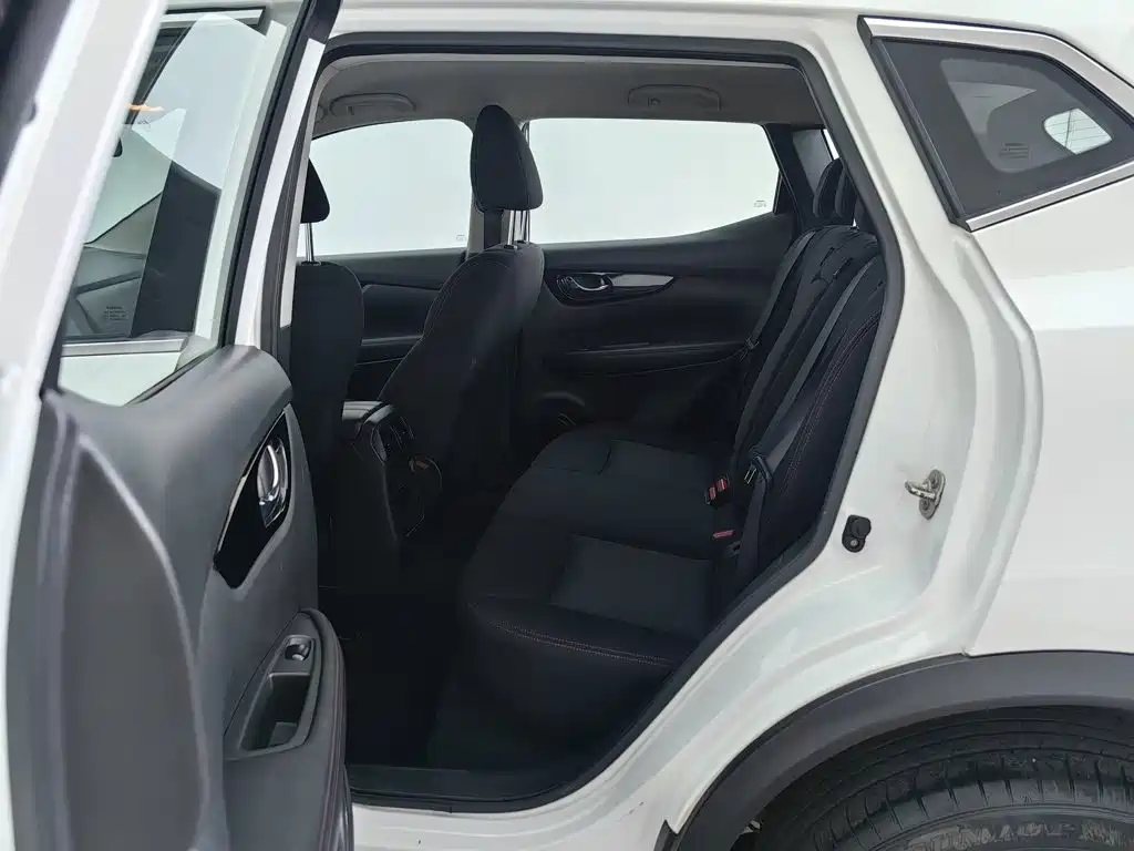 Nissan Qashqai — миниатюра 15
