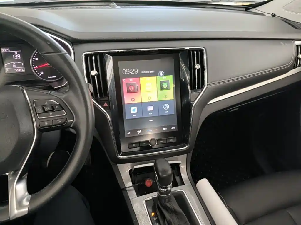 Roewe RX5 — миниатюра 10