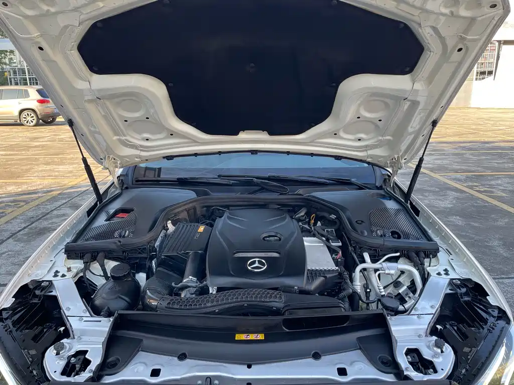 Mercedes-Benz E-Class — миниатюра 24
