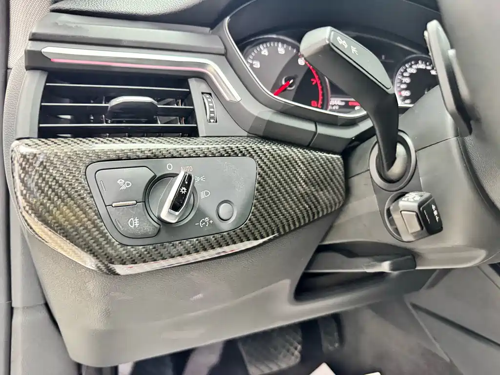 Audi A4L — миниатюра 15
