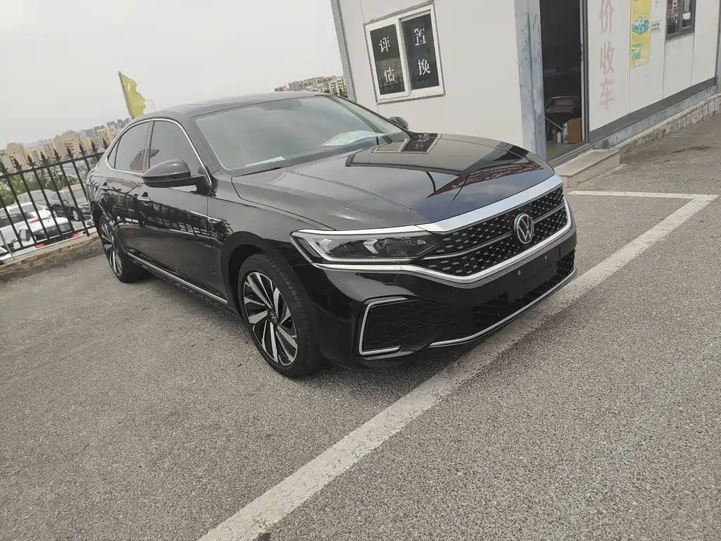 Volkswagen Passat 2023 330TSI Elite