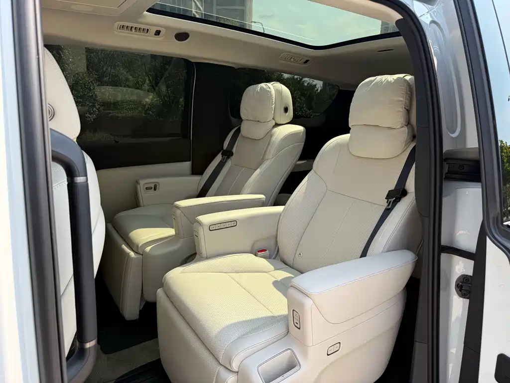 Li Auto Li MEGA — миниатюра 18