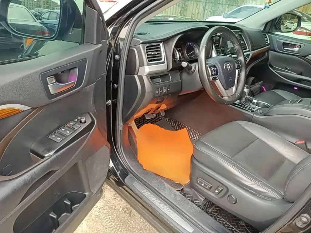 Toyota Highlander — миниатюра 16