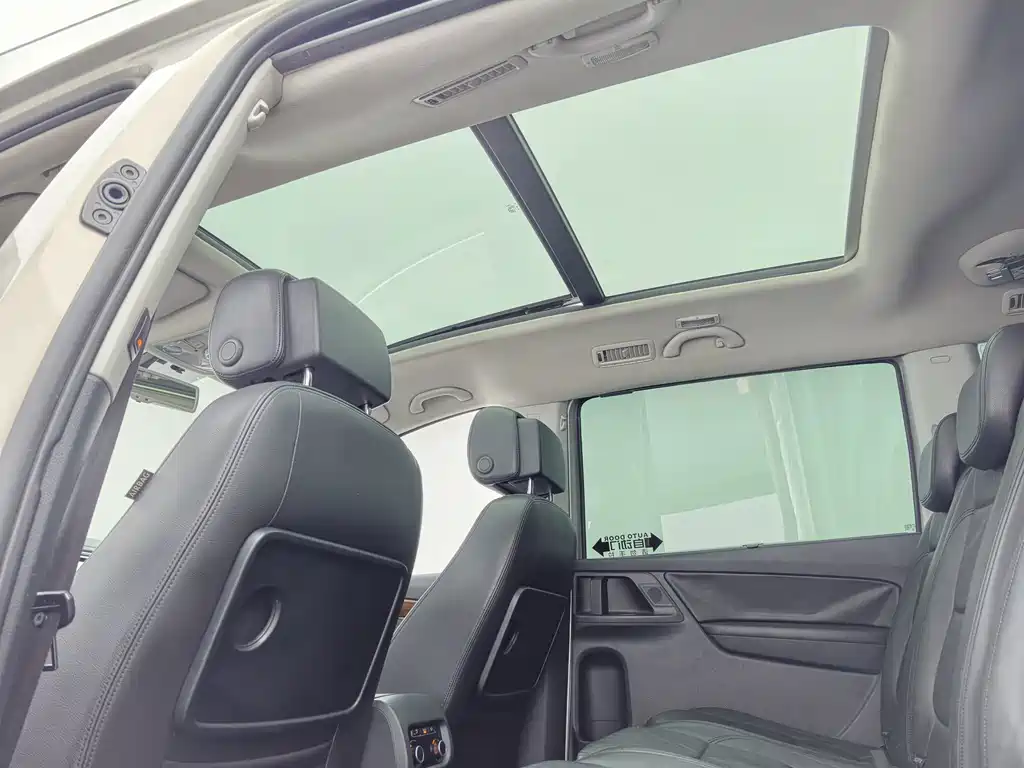 Volkswagen Sharan — миниатюра 33
