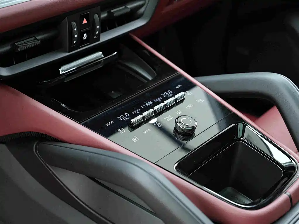 Porsche Cayenne — миниатюра 11