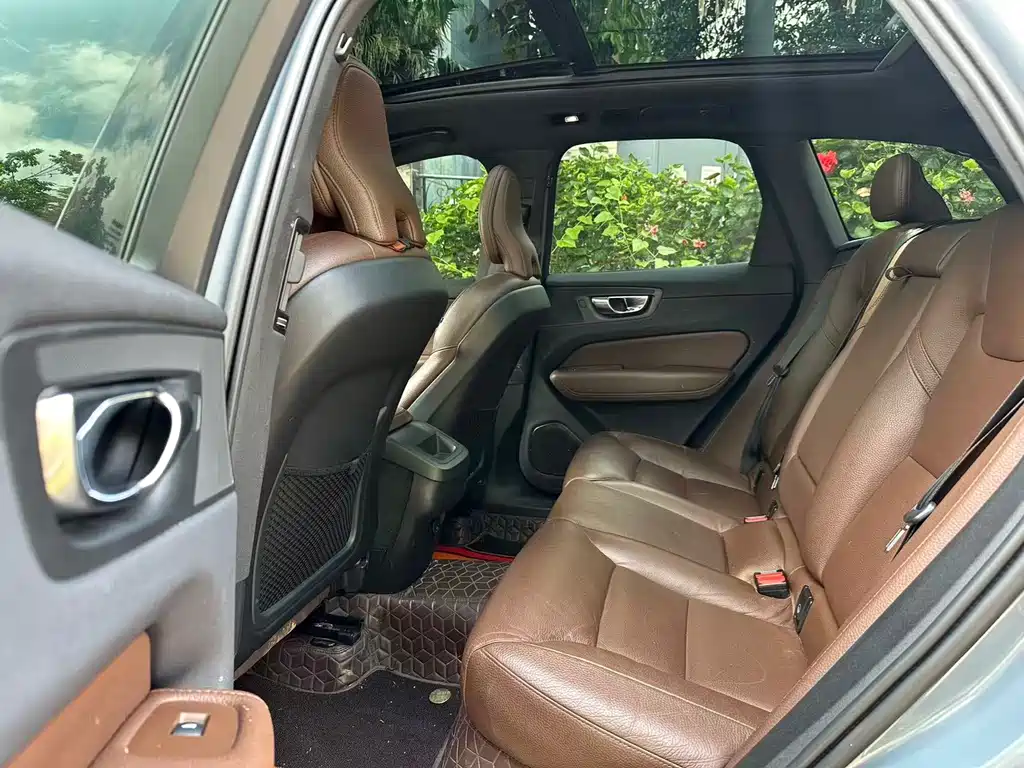 Volvo XC60 — миниатюра 4