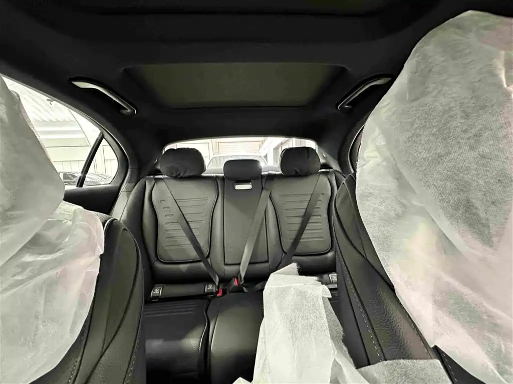Mercedes-Benz C-Class — миниатюра 16