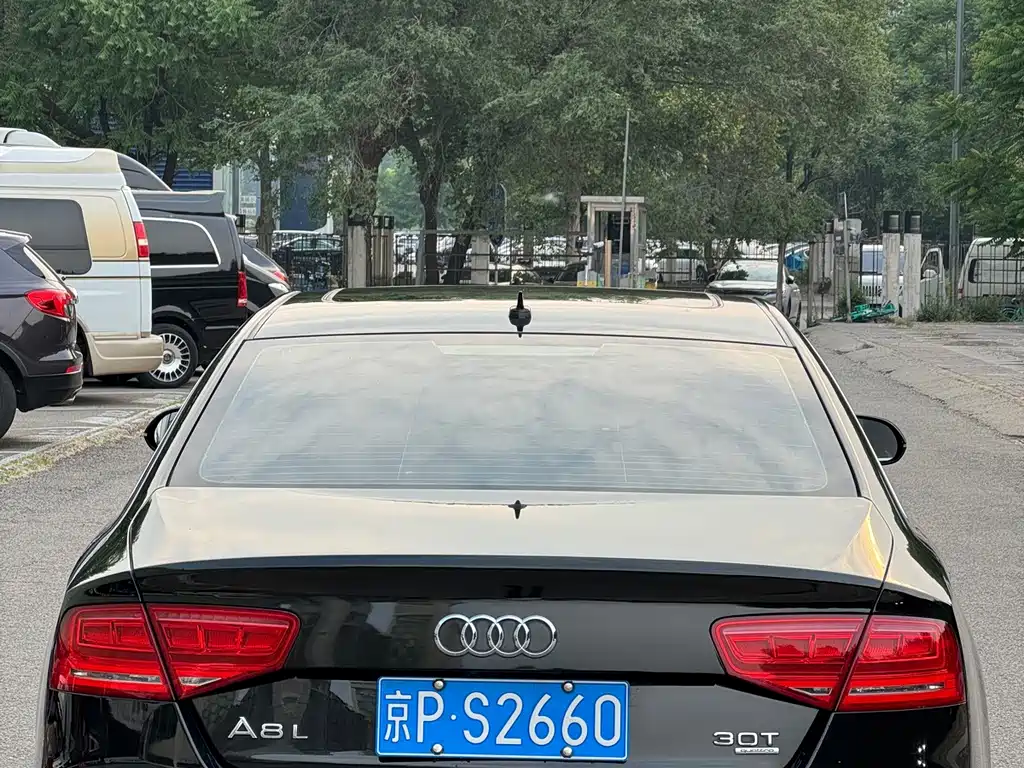 Audi A8 — миниатюра 7
