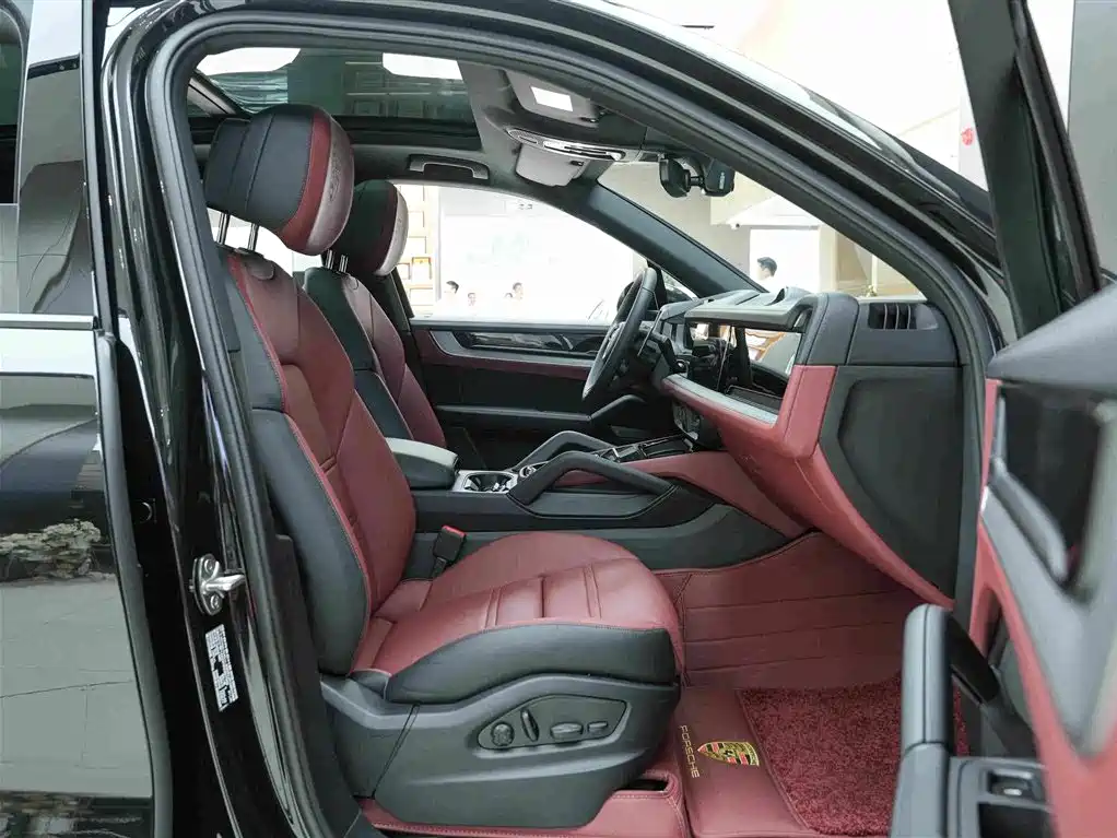 Porsche Cayenne — миниатюра 13