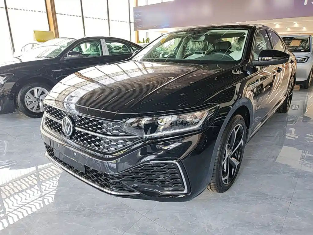 Volkswagen Passat 2026 380TSI