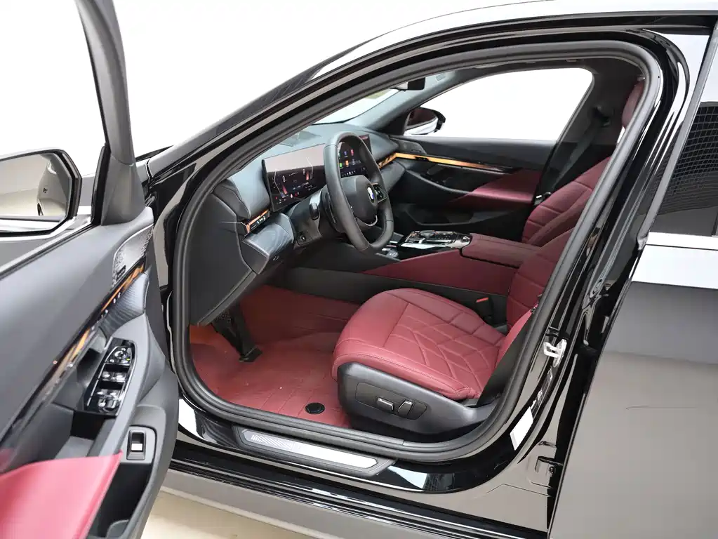 BMW 5 Series — миниатюра 17
