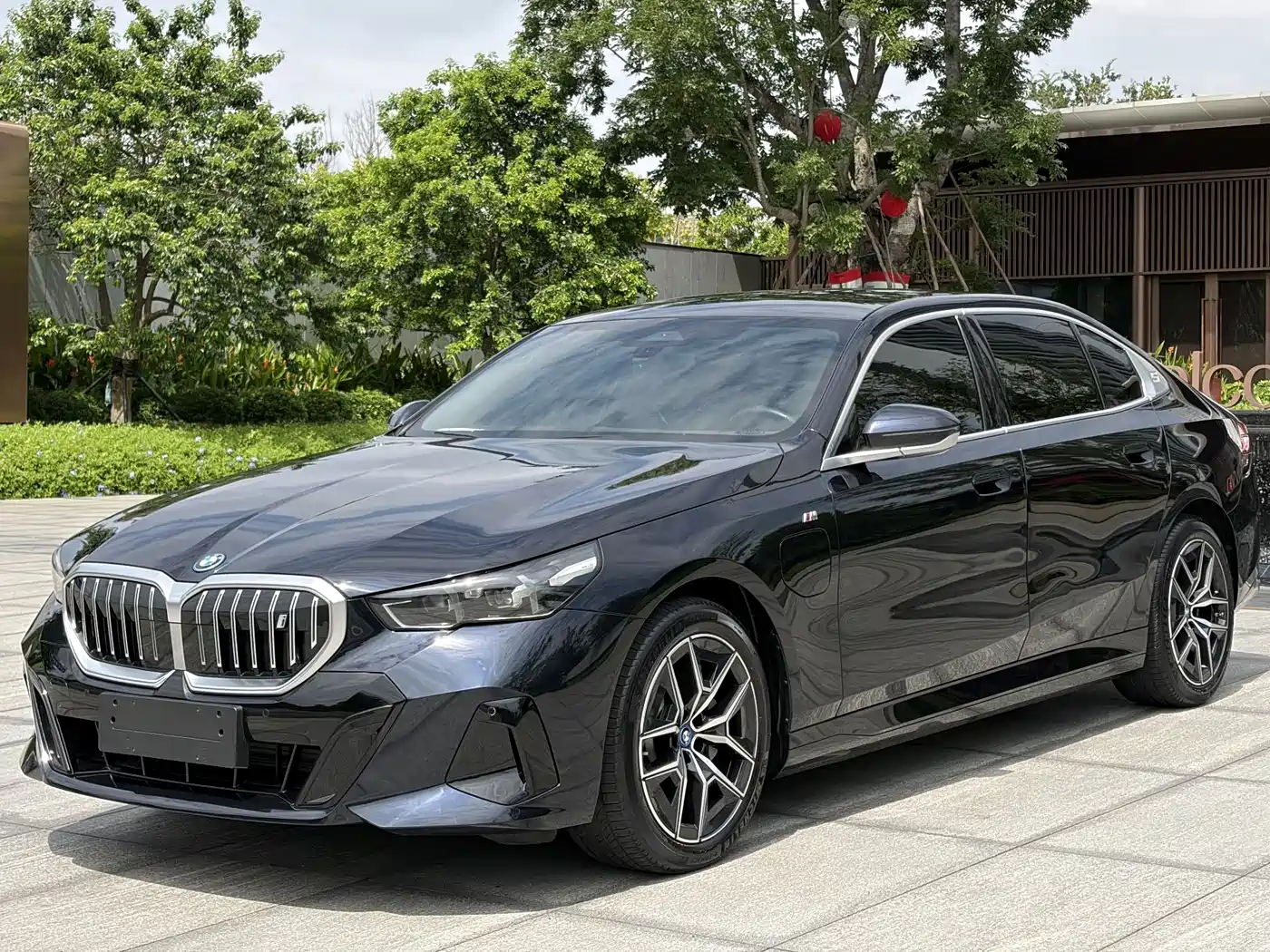 BMW i5