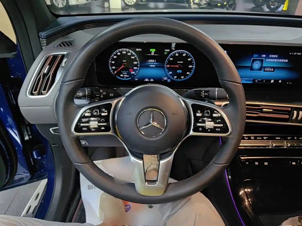 Mercedes-Benz EQC — миниатюра 11