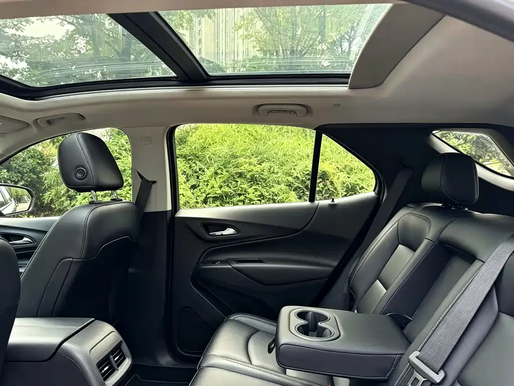 Chevrolet Equinox — миниатюра 13