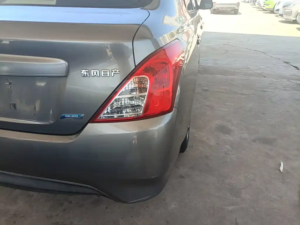 Nissan Sunny — миниатюра 8