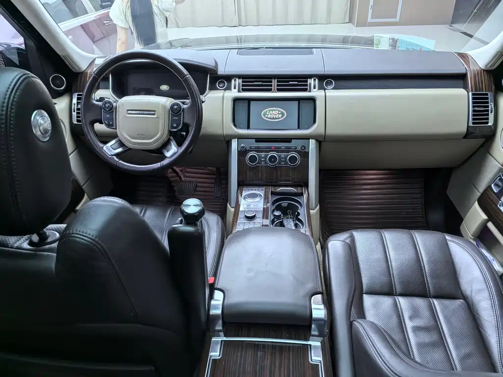 Land Rover Range Rover — миниатюра 5