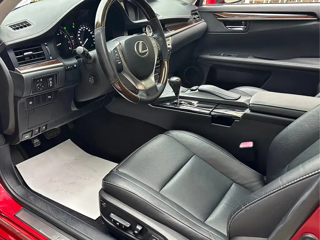 Lexus ES — миниатюра 17