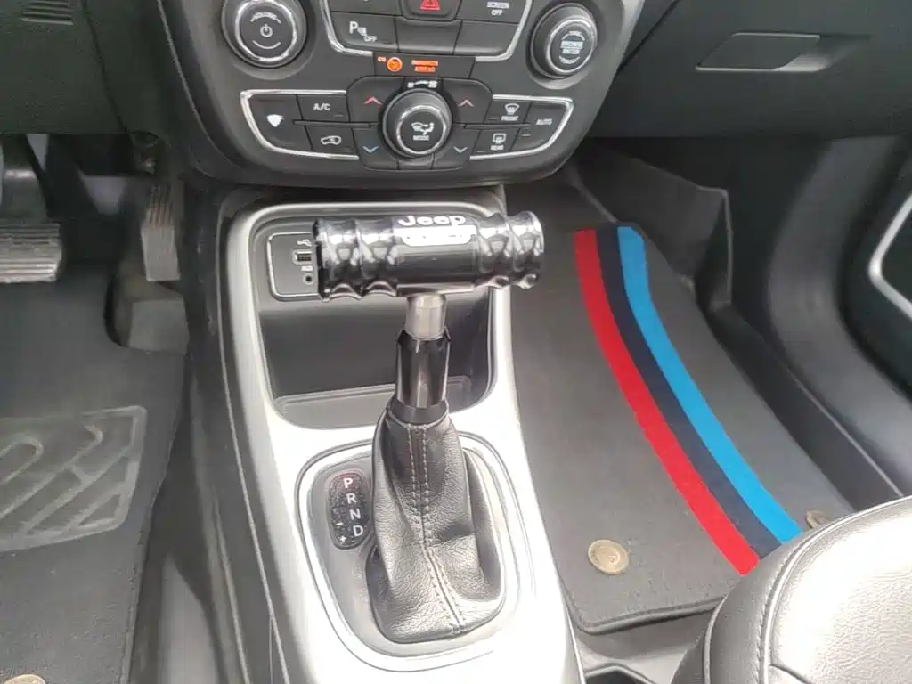 Jeep Compass — миниатюра 14