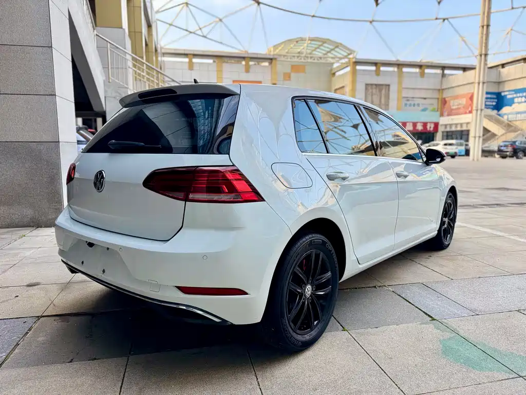 Volkswagen Golf 2019 1.6L AT Comfort V
