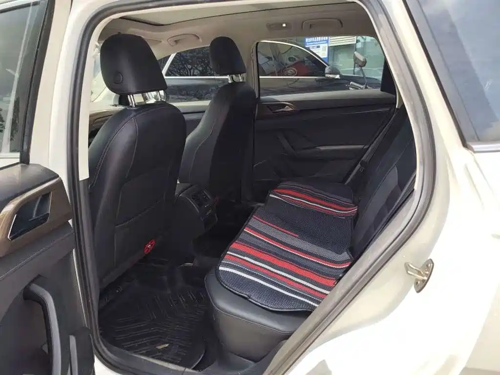 Volkswagen Tharu — миниатюра 5