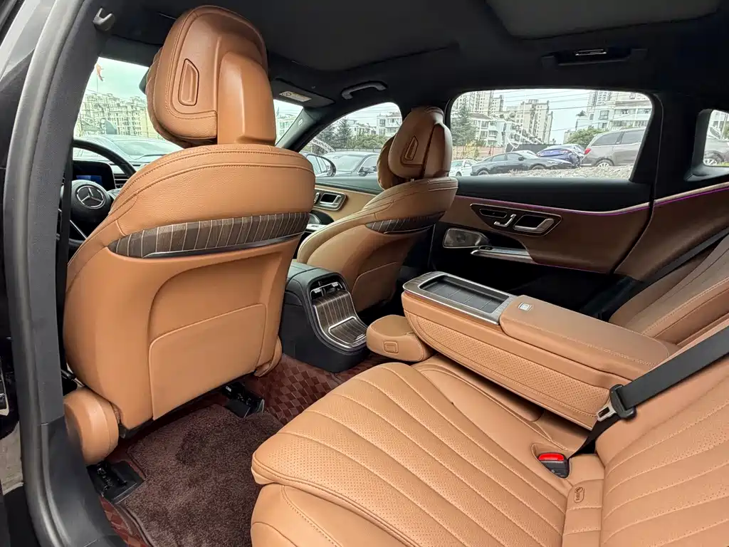 Mercedes-Benz E-Class — миниатюра 12
