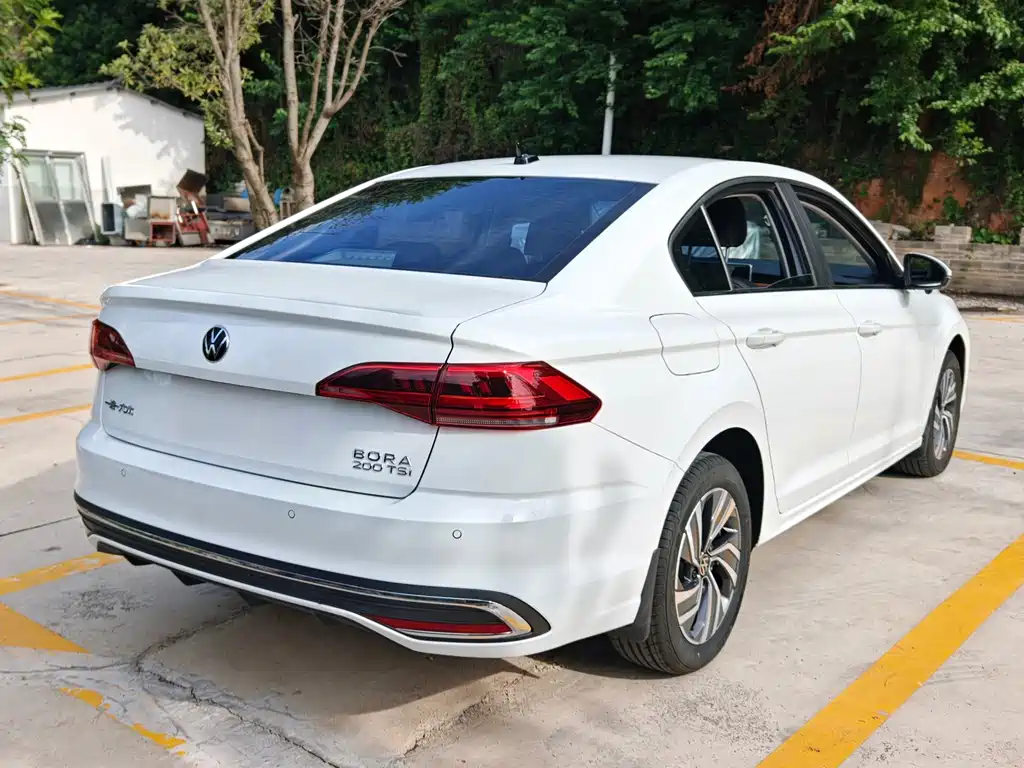 Volkswagen Bora 2025 200TSI DSG