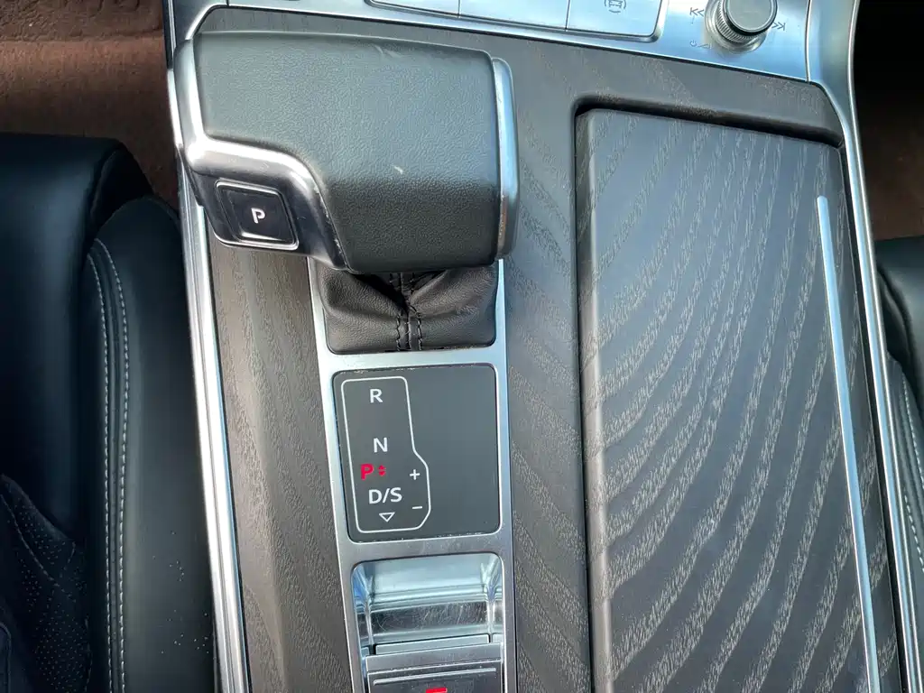 Audi A6L — миниатюра 9