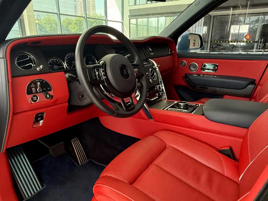 Rolls-Royce Cullinan — миниатюра 13