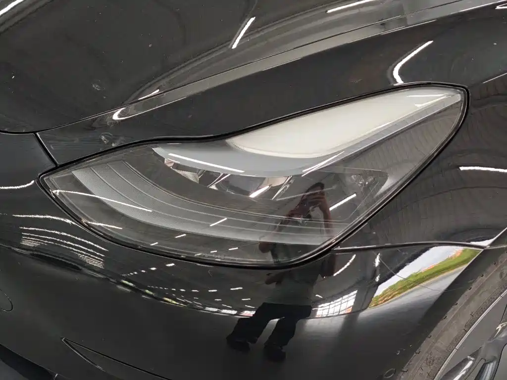 Tesla Model 3 — миниатюра 18