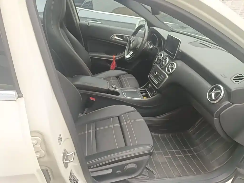 Mercedes-Benz A-Class (Import) — миниатюра 25