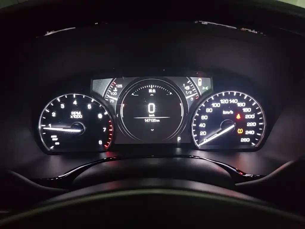 Cadillac XT5 — миниатюра 8