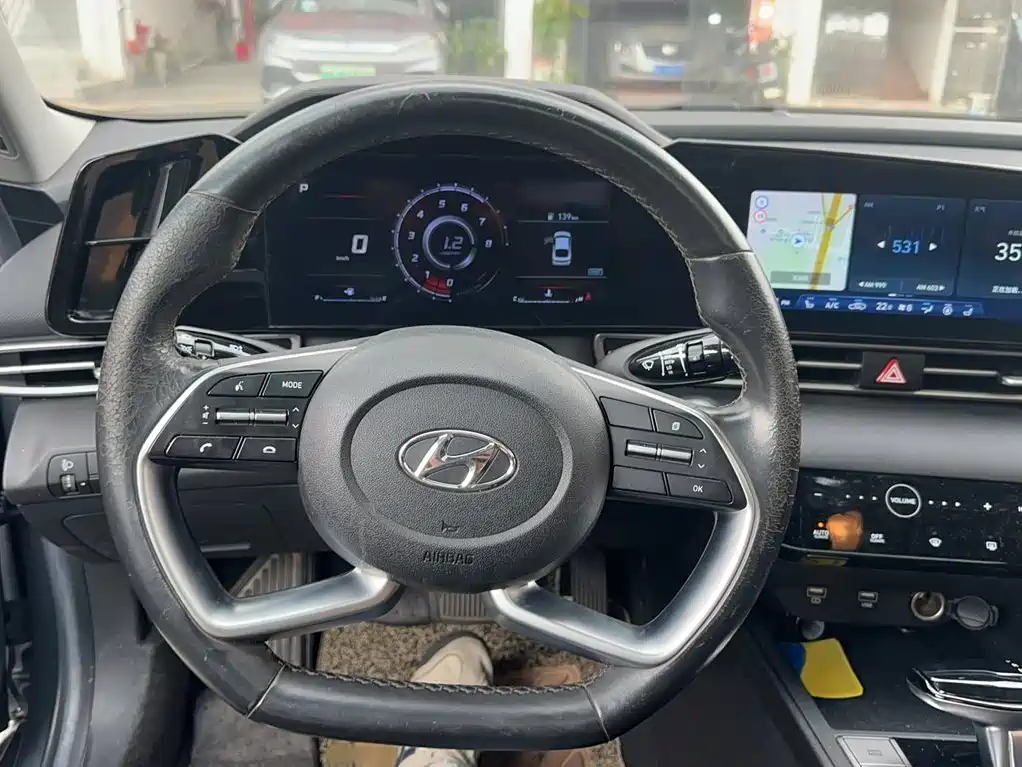 Hyundai Elantra — миниатюра 4