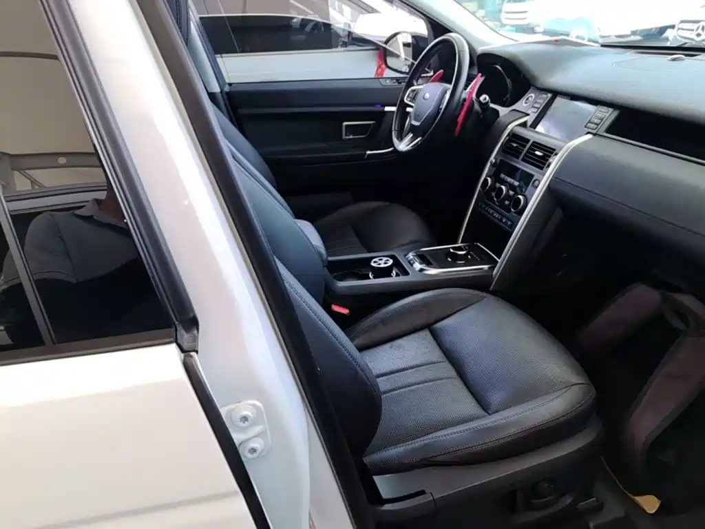 Land Rover Discovery Sport — миниатюра 25