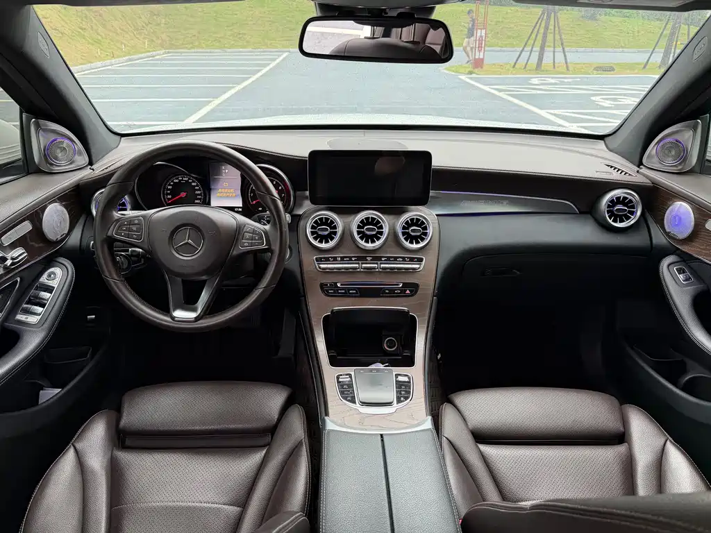 Mercedes-Benz GLC 2018 GLC 300 4MATIC