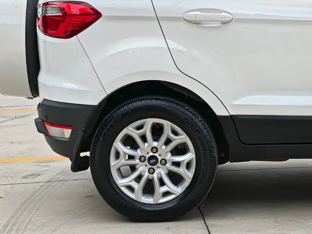 Ford EcoSport 2013 1.5L AT Luxury