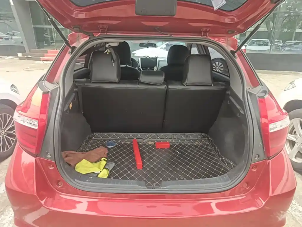 Toyota Yaris L — миниатюра 19