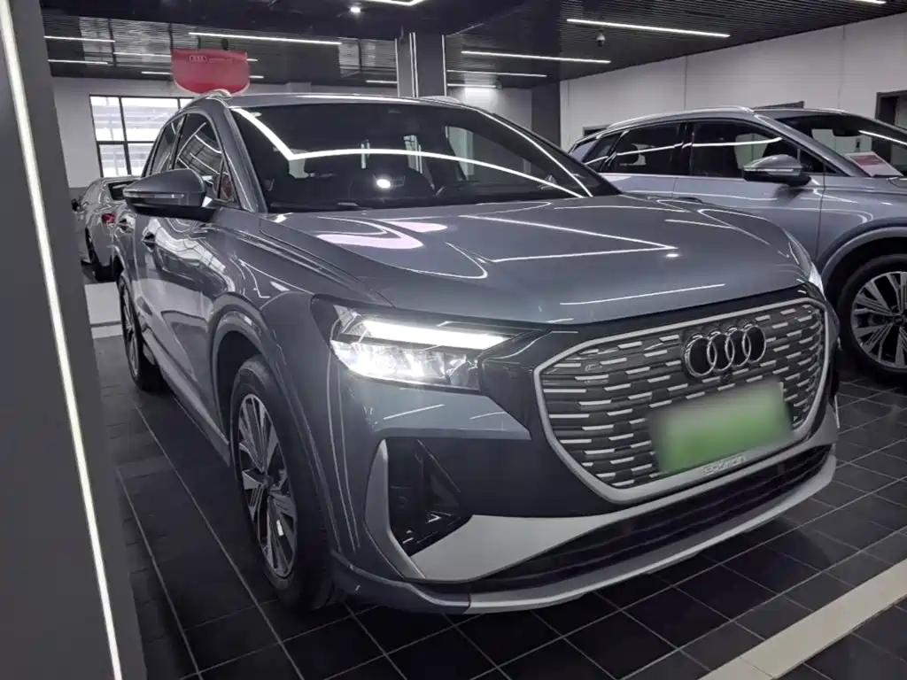 Audi Q4 e-tron — миниатюра 4