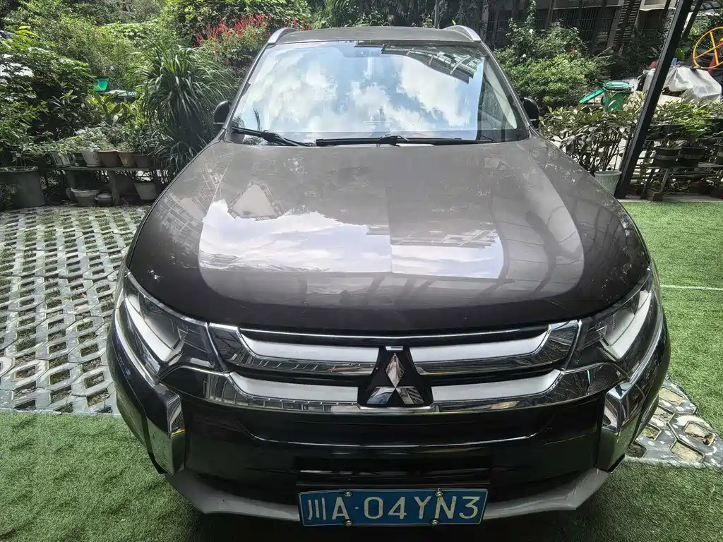Mitsubishi Outlander — миниатюра 10