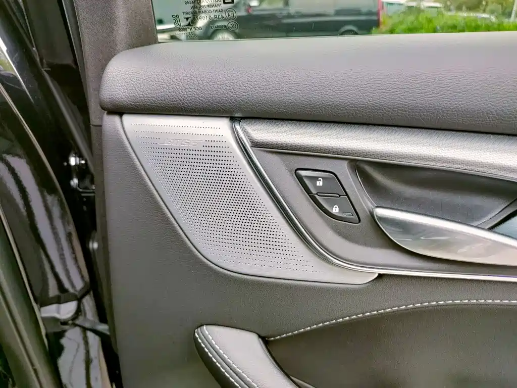 Cadillac CT5 — миниатюра 38