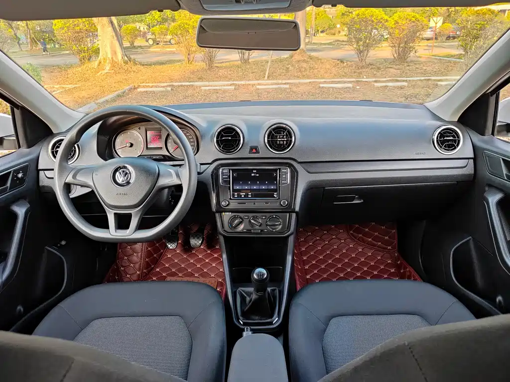 Volkswagen Jetta — миниатюра 14